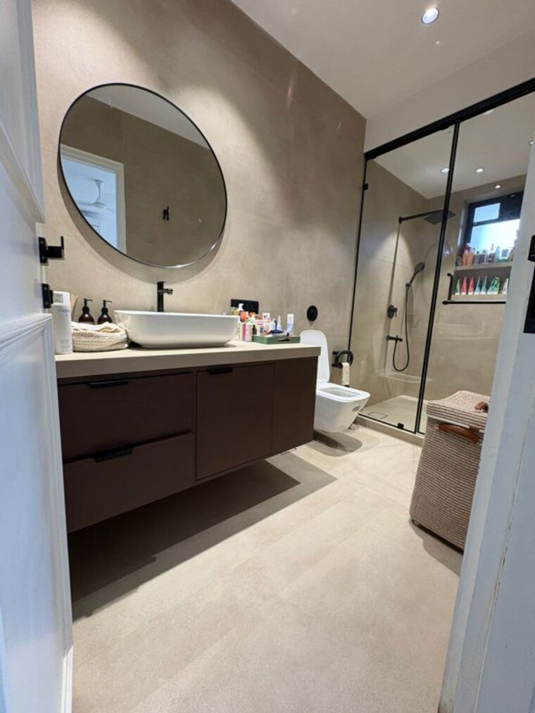 Bathroom, shivraj-height 3.5 Bedroom 2000 Sq.Ft. Apartment In Khar West Mumbai 10442979