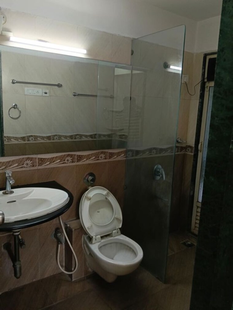 Bathroom, zinnia-chs 2 Bedroom 1050 Sq.Ft. Apartment In Powai Mumbai 10442981