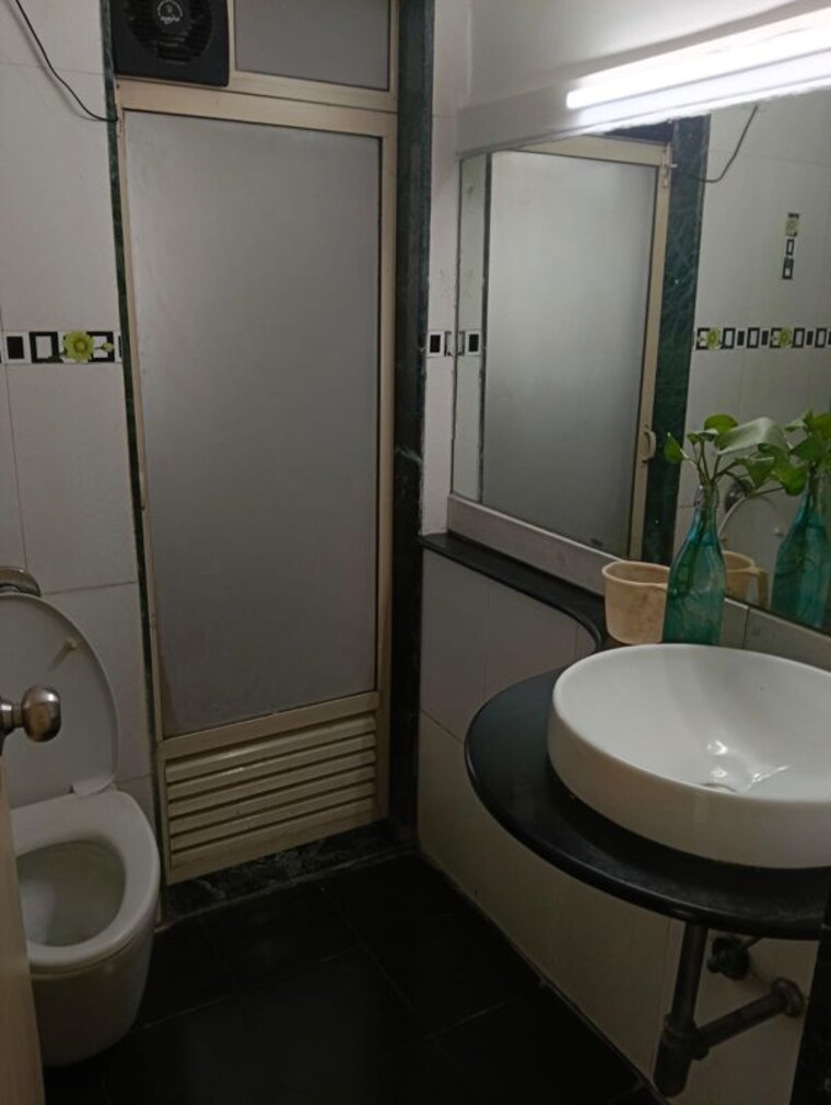 Bathroom, zinnia-chs 2 Bedroom 1050 Sq.Ft. Apartment In Powai Mumbai 10442981