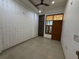 Room in 3 BHK Independent House at Indrapuram – for Sale