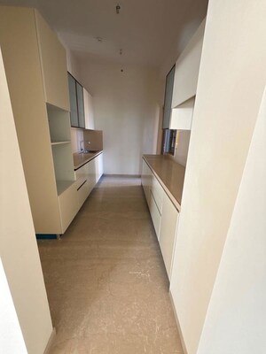 Building Lobby in 4 BHK Apartment at Piramal Mahalaxmi, Mahalaxmi – for Rent