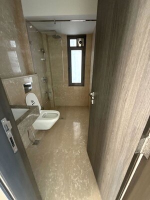 Building Lobby in 4 BHK Apartment at Piramal Mahalaxmi, Mahalaxmi – for Rent