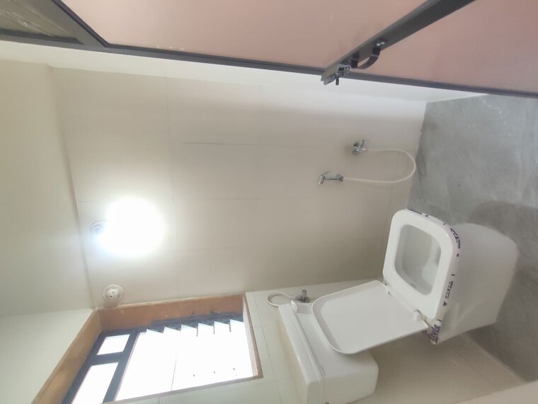 Bathroom, puranik-hometown 1 Bedroom 550 Sq.Ft. Apartment In Ghodbunder Road Thane 10443069