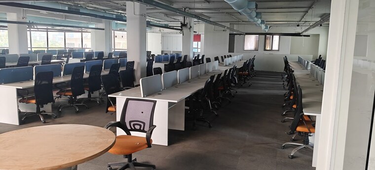 Gym, fort Commercial Showroom 1207 Sq.Ft. In Fort Mumbai 10443215