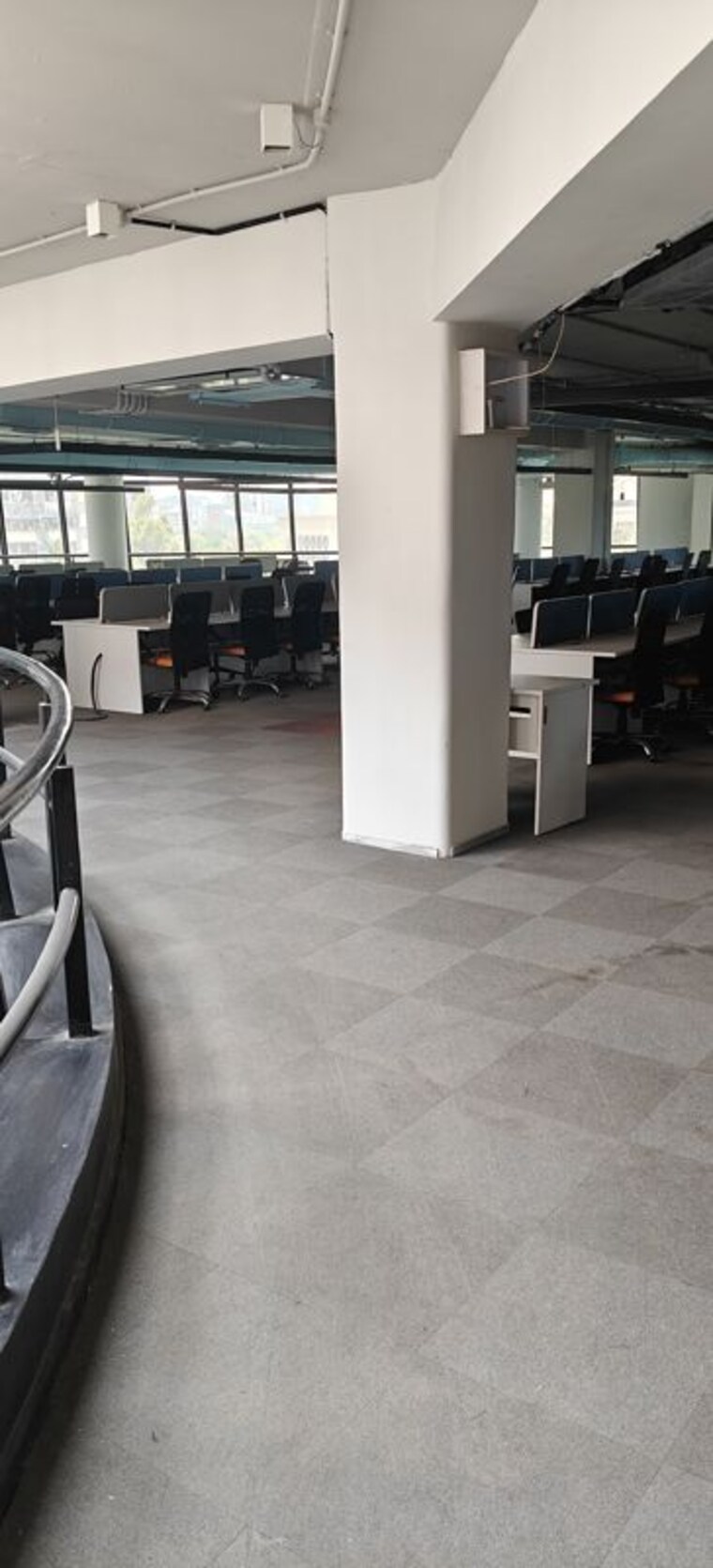  Parking, fort Commercial Showroom 1207 Sq.Ft. In Fort Mumbai 10443215