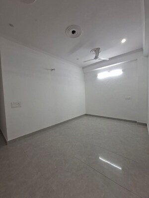 Room in 2 BHK Apartment at Chattarpur – for Rent