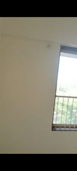 Room in 2 BHK Apartment at Nehru Nagar – for Rent