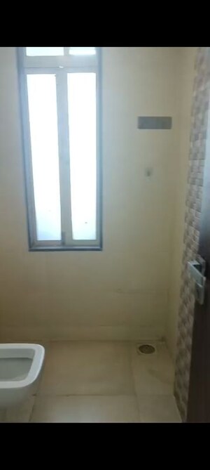 Room in 2 BHK Apartment at Nehru Nagar – for Rent