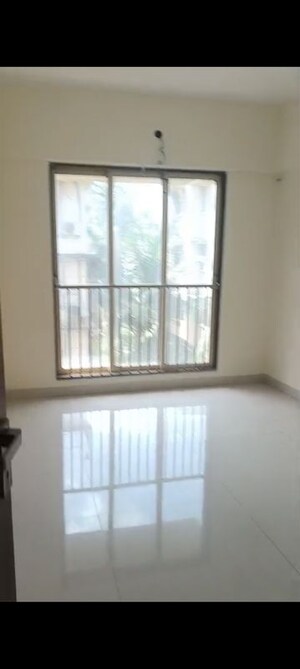 Room in 2 BHK Apartment at Nehru Nagar – for Rent