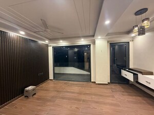 Room in 3 BHK Builder Floor at Kohli One Malibu Town, Sector 47 – for Rent
