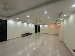 Room in 3 BHK Builder Floor at Kohli One Malibu Town, Sector 47 – for Rent