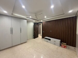 Room in 3 BHK Builder Floor at Kohli One Malibu Town, Sector 47 – for Rent