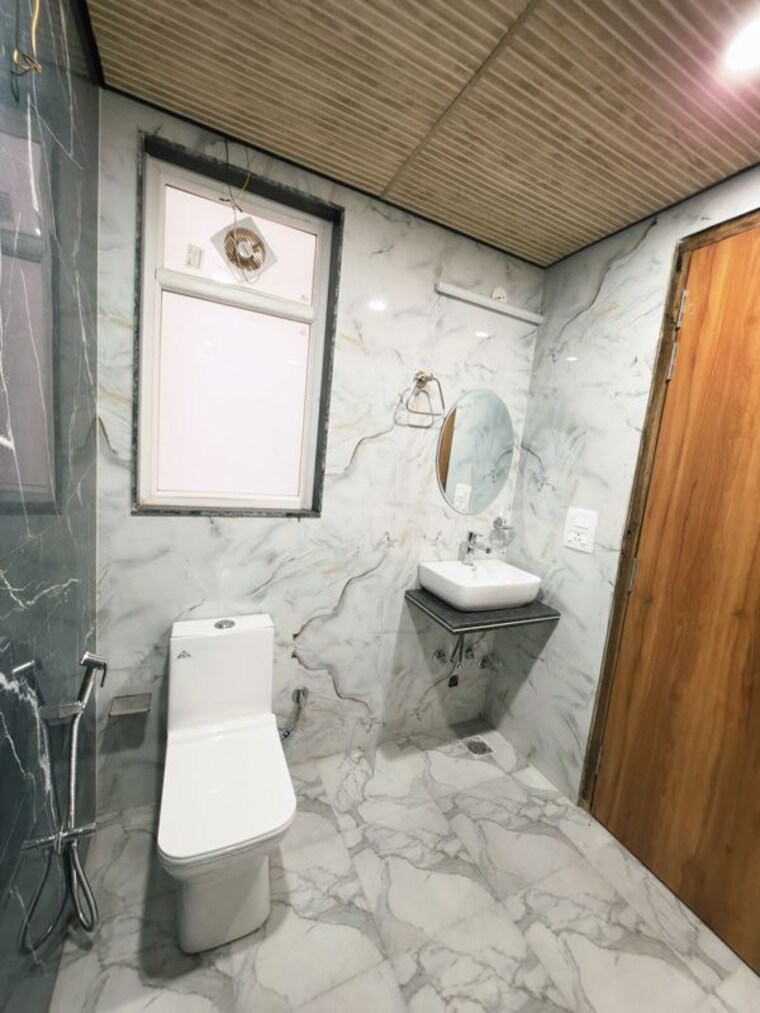 Bathroom, sushant-lok-3 2 Bedroom 1500 Sq.Ft. Builder Floor In Sector 57 Gurgaon 10443345