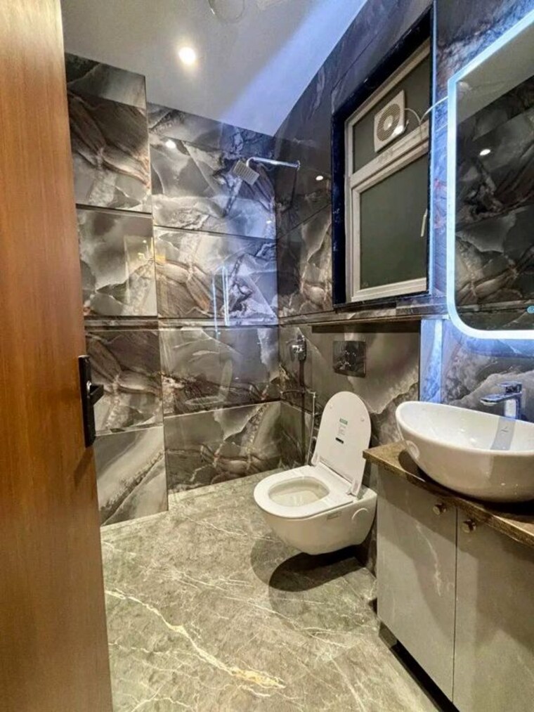 Bathroom, chattarpur 3 Bedroom 1300 Sq.Ft. Apartment In Chattarpur Delhi 10443352