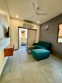 3 BHK + Servant Room Apartment For Rent in Chattarpur