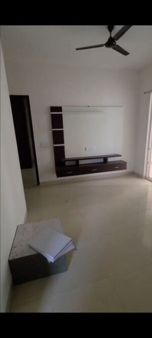 Room in 3 BHK Apartment at Capital Athena, Sector 1 Greater Noida – for Rent