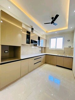 3 BHK + Servant Room,Extra Room Apartment For Rent in Chattarpur