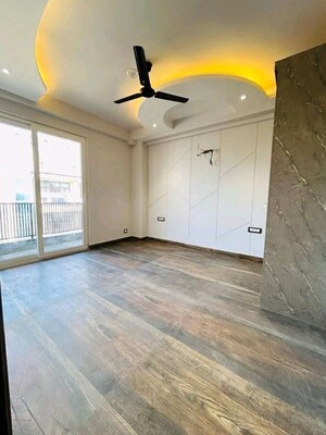 Room in 3 BHK Apartment at Chattarpur – for Rent