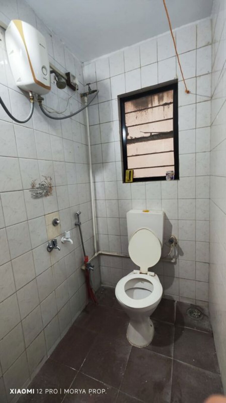 Bathroom, mira-society 1 Bedroom 550 Sq.Ft. Apartment In Swargate Pune 10443399