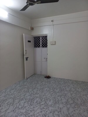 Room in 1 BHK Apartment at Raut Baug Housing Complex, Dhankawadi – for Rent