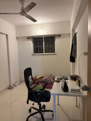 Team Area in 1 BHK Apartment at Kohinoor Jeeva, Bibwewadi – for Rent