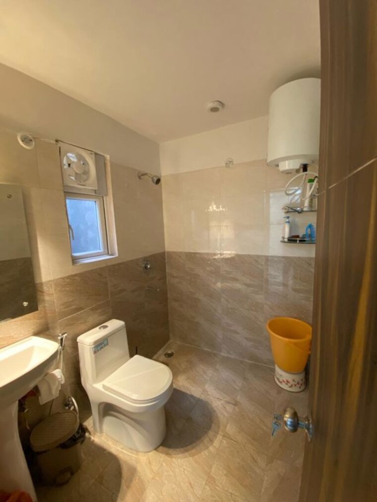 Bathroom, lamane-impereial-heights 3 Bedroom 1600 Sq.Ft. Apartment In Salan Gaon Dehradun 10443434