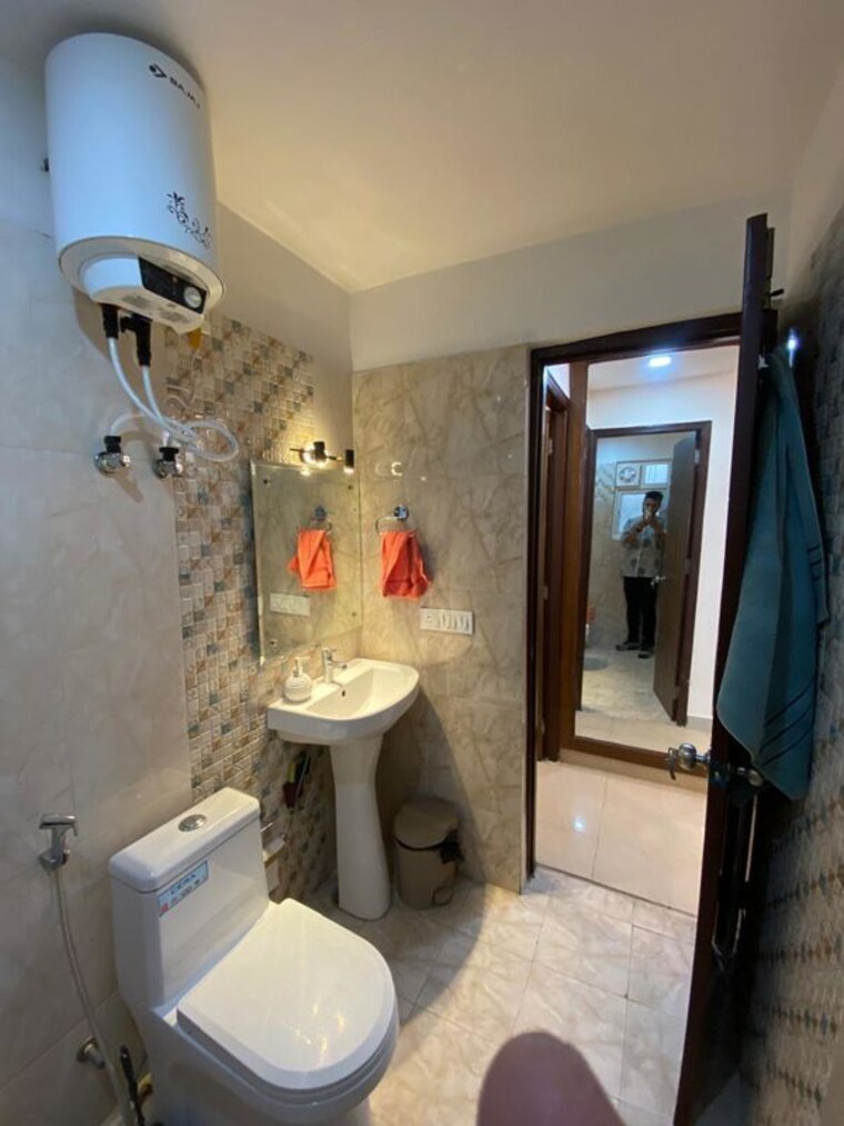 Bathroom, lamane-impereial-heights 3 Bedroom 1600 Sq.Ft. Apartment In Salan Gaon Dehradun 10443434