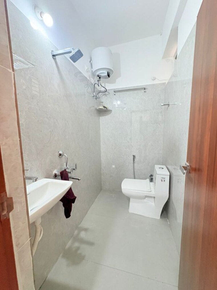 Bathroom, aadyas-nest 1 Bedroom 700 Sq.Ft. Apartment In Madhapur Hyderabad 10443447