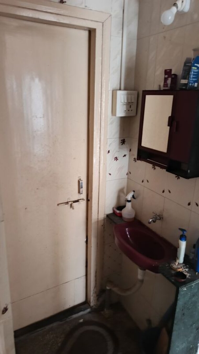 Bathroom, wonder-city 1 Bedroom 500 Sq.Ft. Apartment In Katraj Pune 10443452