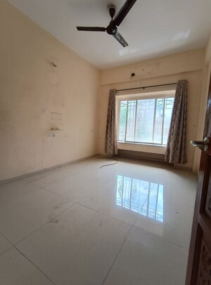 Room in 4 BHK Apartment at Anupam Vihar, Bibwewadi – for Rent