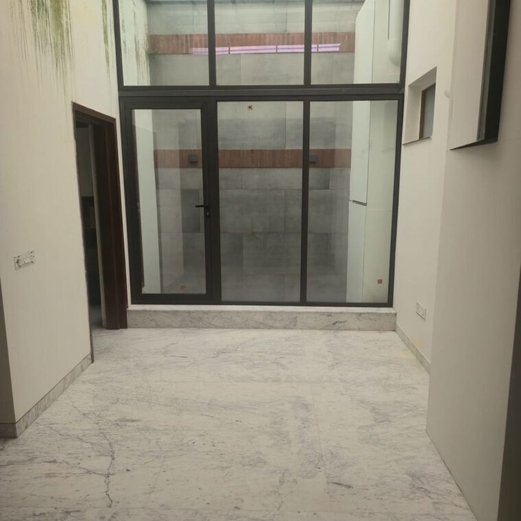 Room, sector 21 6+ Bedroom 9000 Sq.Ft. Independent House In Sector 21 Chandigarh 10443456