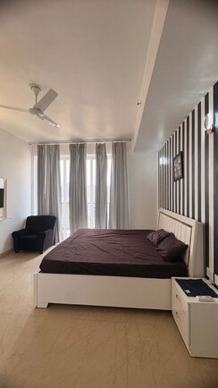 4 BHK + Servant Room Apartment For Rent in Emaar Orange Castle
