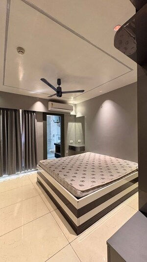 Bedroom in 4 BHK Apartment at Rishita Manhattan, Gomti Nagar – for Rent