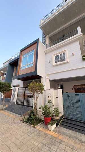 4 BHK Villa For Rent in Ansal Sushant Golf city, Sushant Golf City
