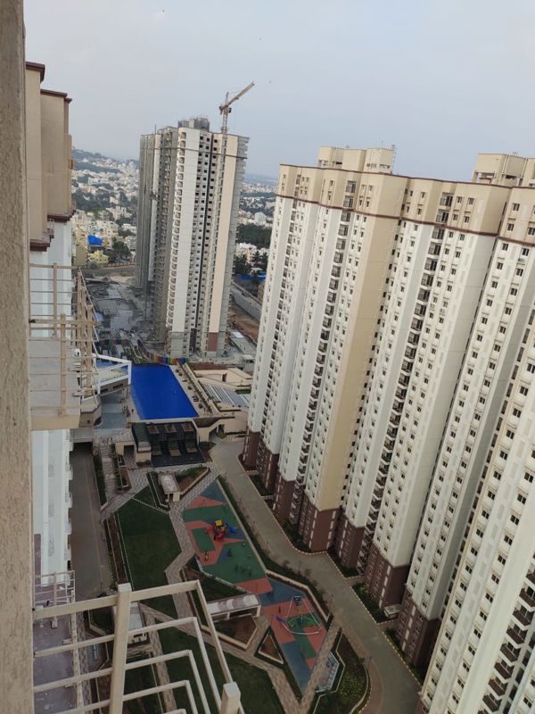4 BHK 2400 Sq.Ft. Apartment in Prestige Waterford