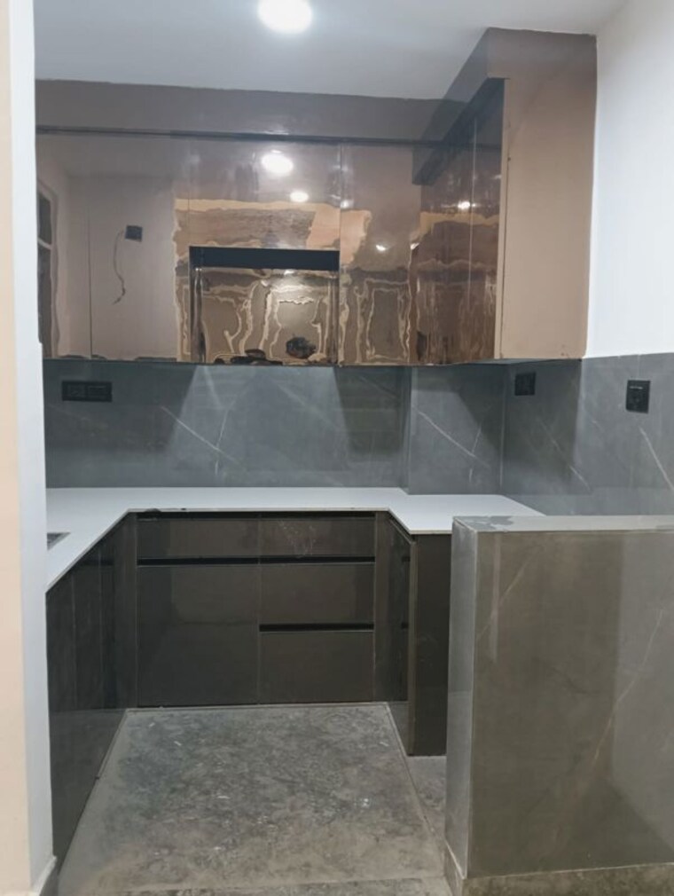 Kitchen, malviya nagar 3 Bedroom 120 Sq.Yd. Apartment In Malviya Nagar Delhi 10443498