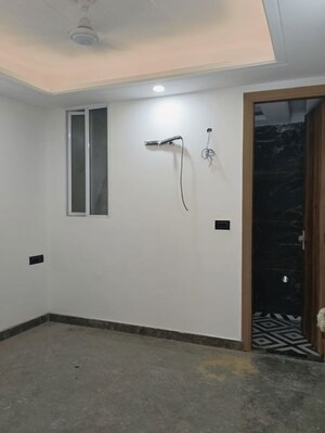 Room in 3 BHK Apartment at Malviya Nagar – for Sale