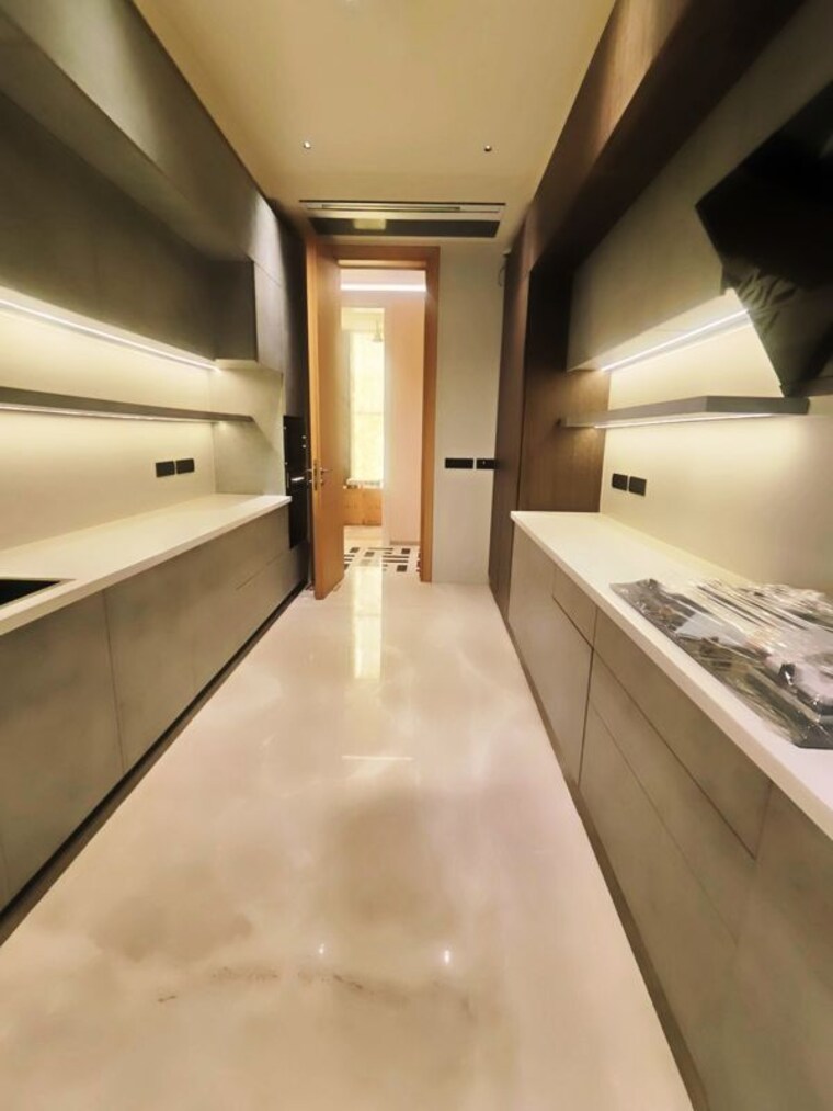 Kitchen, hauz khas enclave 4 Bedroom 6200 Sq.Ft. Builder Floor In Hauz Khas Enclave Delhi 10443505