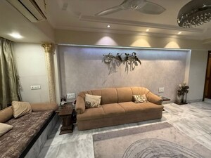 Team Area in 2 BHK Apartment at Crescent Apartment Bandra West, Bandra West – for Rent