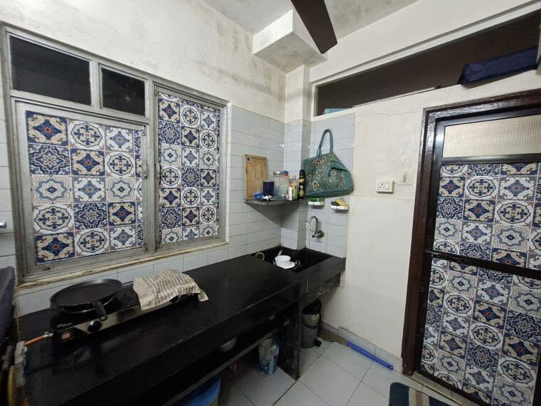 Kitchen, dahisar west 1 RK 300 Sq.Ft. Apartment In Dahisar West Mumbai 10443518