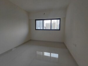 Room in 2.5 BHK Apartment at Lotus Sky Garden, Malad West – for Rent