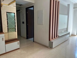 Room in 3 BHK Apartment at Lodha Sterling Tower K, Kolshet Road – for Rent