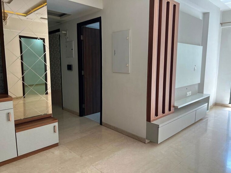 Room, lodha-sterling-tower-k 3 Bedroom 1041 Sq.Ft. Apartment In Kolshet Road Thane 10443532
