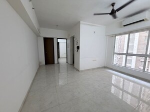 1.5 BHK Apartment For Sale in Lodha Amara, Kolshet Road