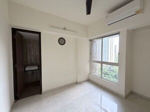 Room in 1.5 BHK Apartment at Lodha Amara, Kolshet Road – for Sale