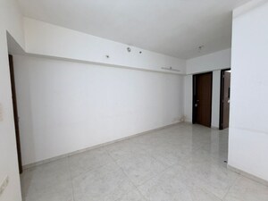 Room in 1.5 BHK Apartment at Lodha Amara, Kolshet Road – for Sale