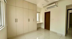 Room in 3 BHK Apartment at Prestige Beverly Hills, Kokapet – for Rent