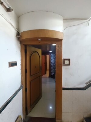 Furnished Amenities in 2 BHK Apartment at Shree Amit Nagar CHS, Andheri West – for Rent