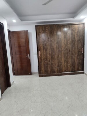Room in 3 BHK Independent House at Raj Nagar Extension – for Rent