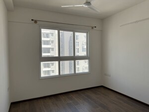 Room in 2 BHK Apartment at Godrej Aqua, International Airport Road – for Rent